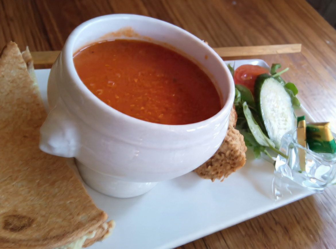 Soup Snack with Cheesy Toasty